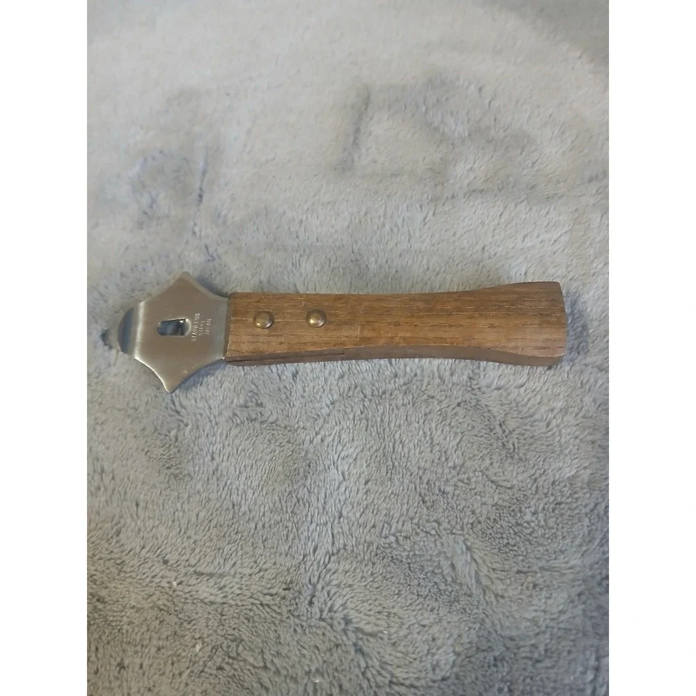 Vintage manual can